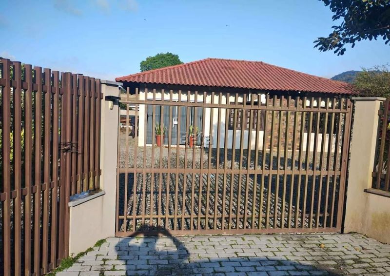 Casa para alugar no bairro SCHROEDER I