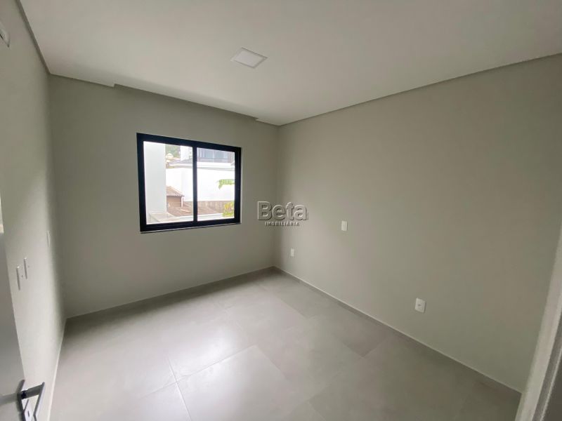 Casa para alugar no bairro CZERNIEWICZ