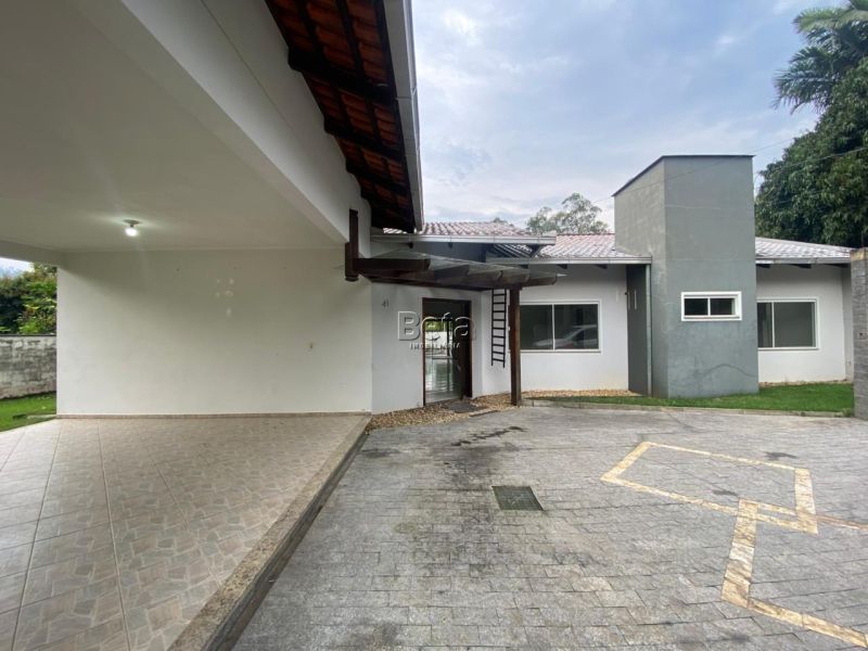 Casa 5 quartos  no bairro Jaragua 84 em Jaragua Do Sul