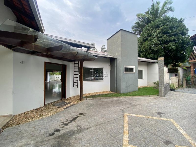 Casa 5 quartos  no bairro Jaragua 84 em Jaragua Do Sul