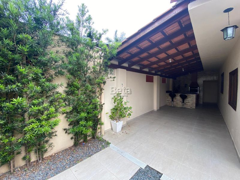 Casa para alugar no bairro VILA LENZI