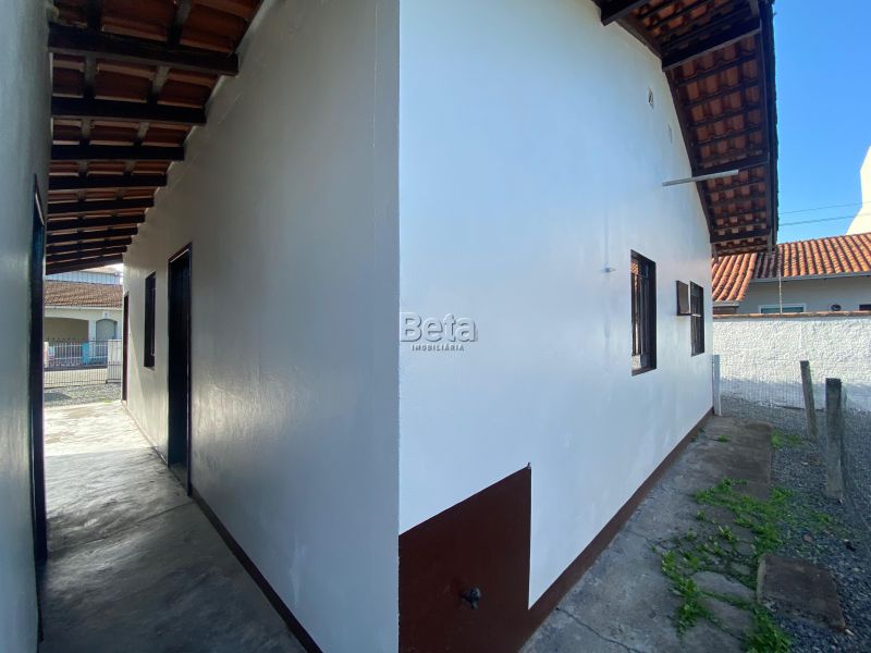 Casa para alugar no bairro AGUA VERDE