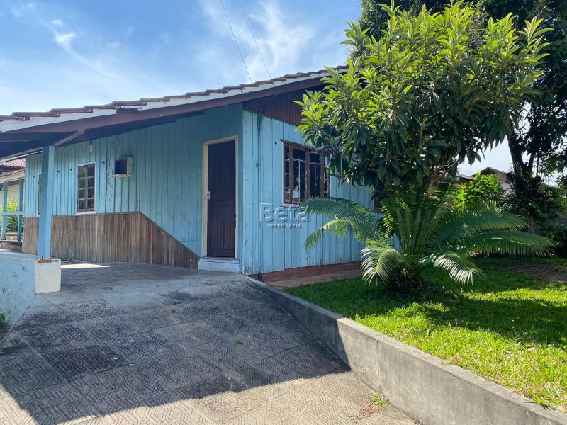 Casa para alugar no bairro CZERNIEWICZ