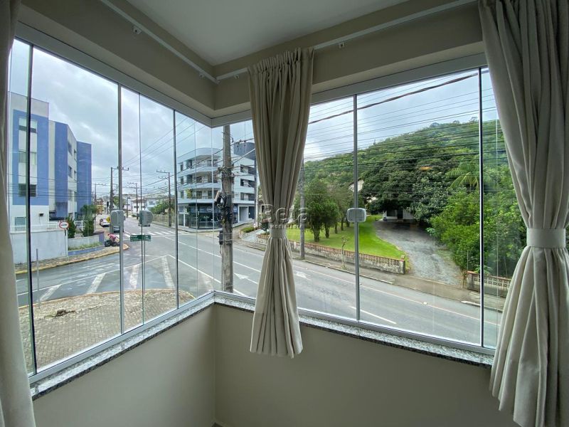 Apto para alugar no bairro CZERNIEWICZ