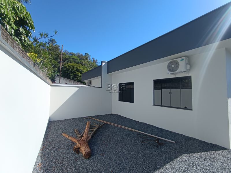 Casa 3 quartos  no bairro Barra Do Rio Cerro em Jaragua Do Sul