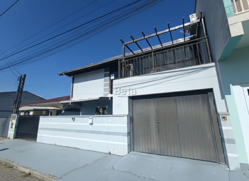 Apto 2 quartos  no bairro Centro em Guaramirim