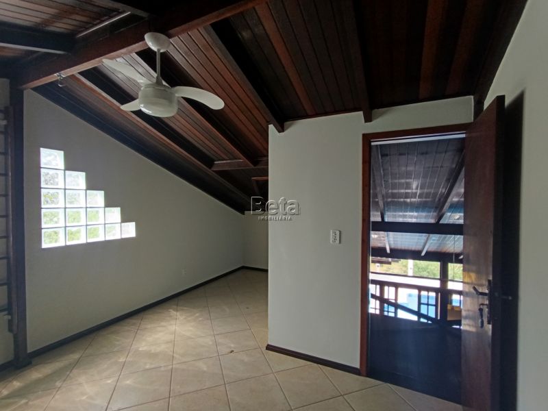 Casa 4 quartos  no bairro Rau em Jaragua Do Sul