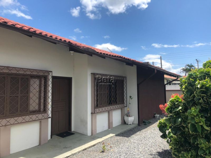 Casa 3 quartos  no bairro Barra Do Rio Molha em Jaragua Do Sul