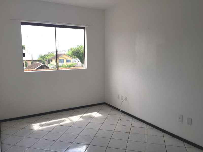Apto para alugar no bairro CZERNIEWICZ