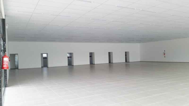 Sala para alugar  com  700 m²  no bairro CENTRO em SCHROEDER/SC