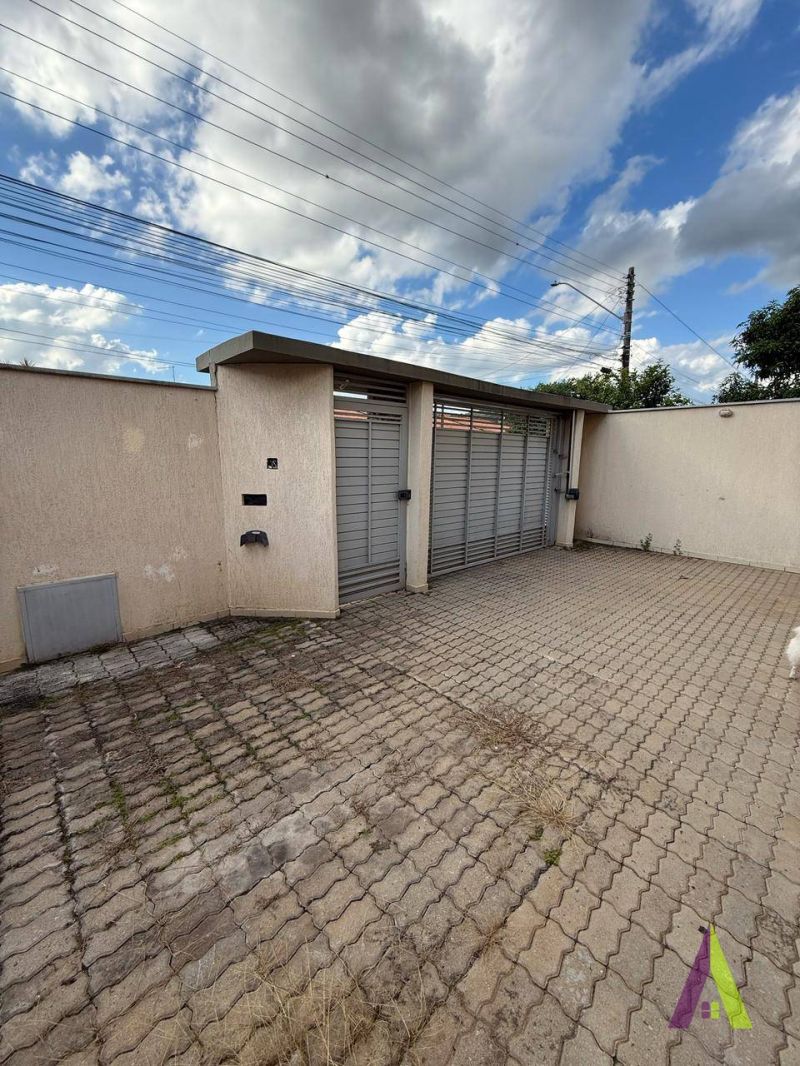 CASA RUA ROTARY CLUB NO BAIRRO JARDIM FL...