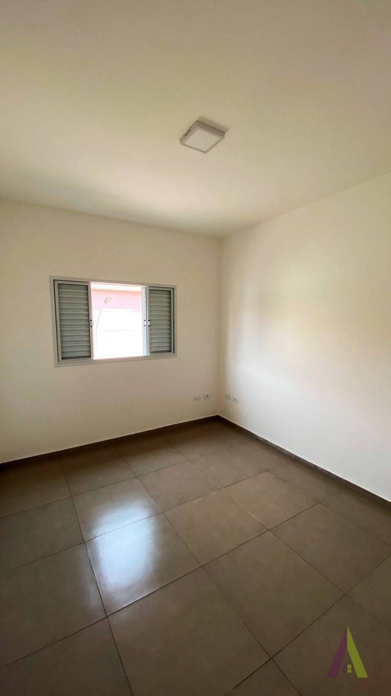 Sobrado em Condomínio Fechado de São Roque!