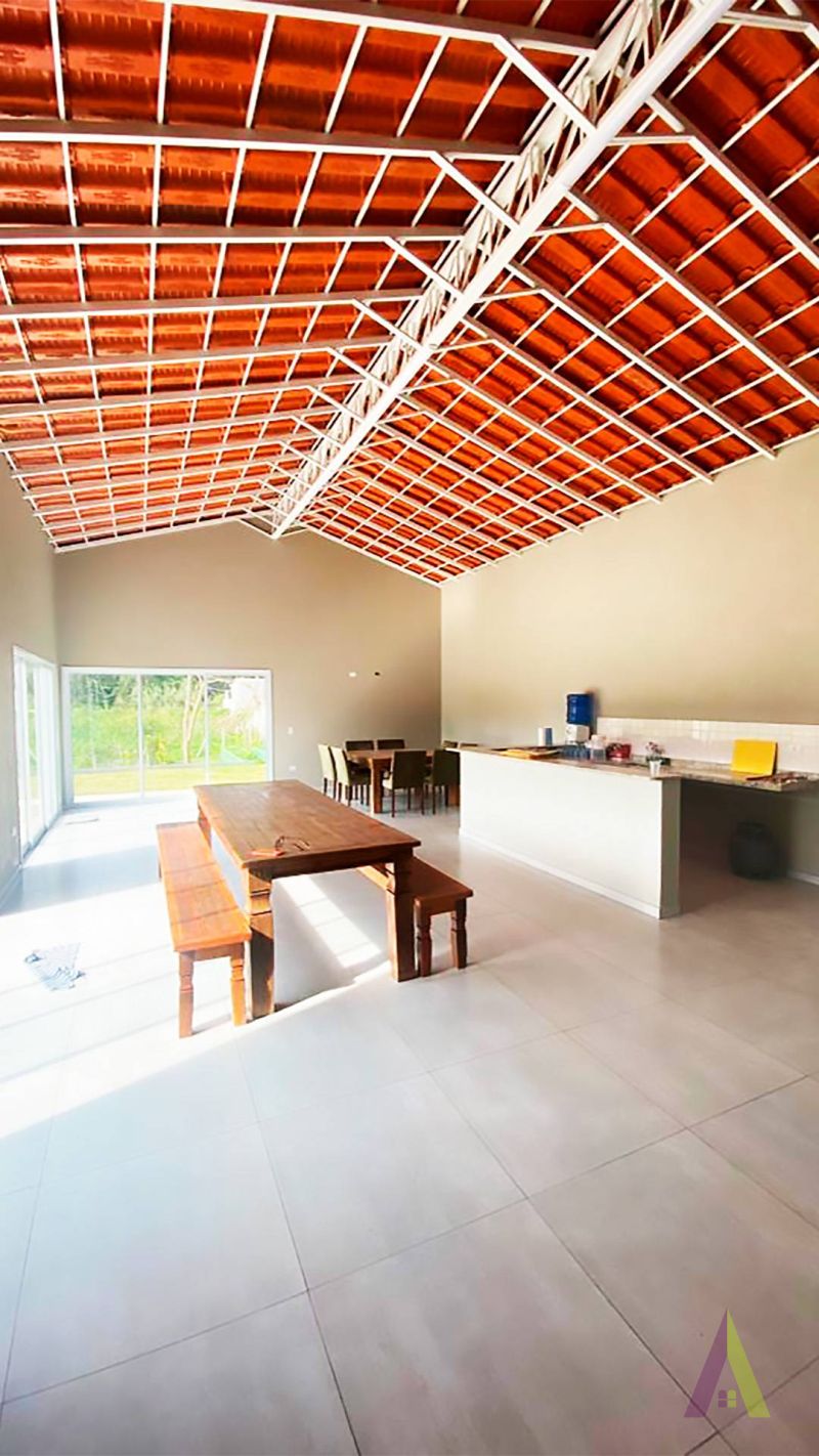 Sobrado em Condomínio Fechado de São Roque!