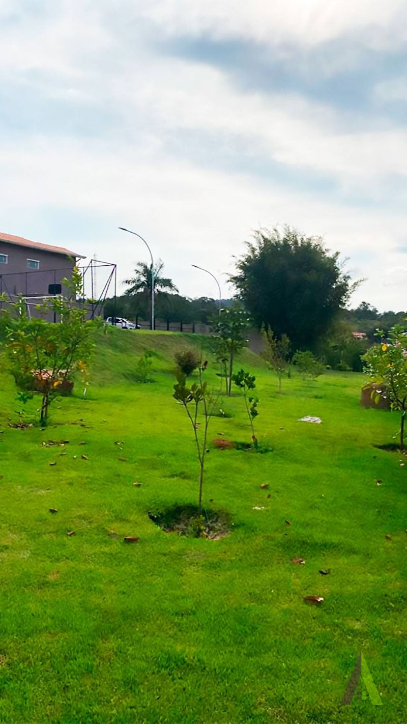 Sobrado em Condomínio Fechado de São Roque!