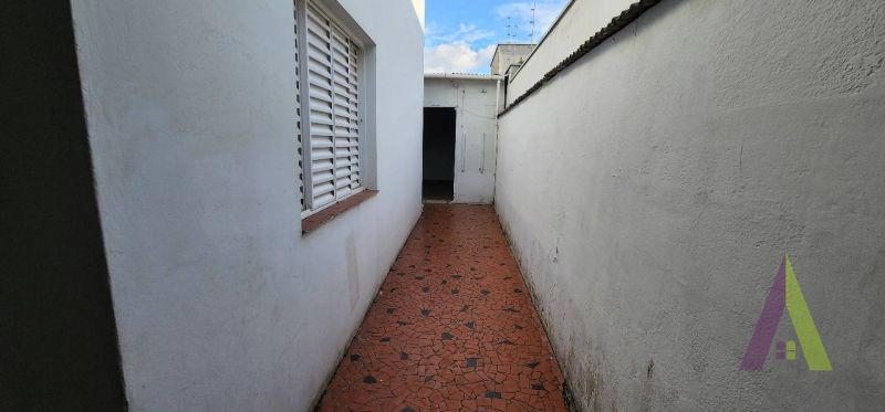 CASA TÉRREA  RUA PROFESSOR FERNANDO DE L...