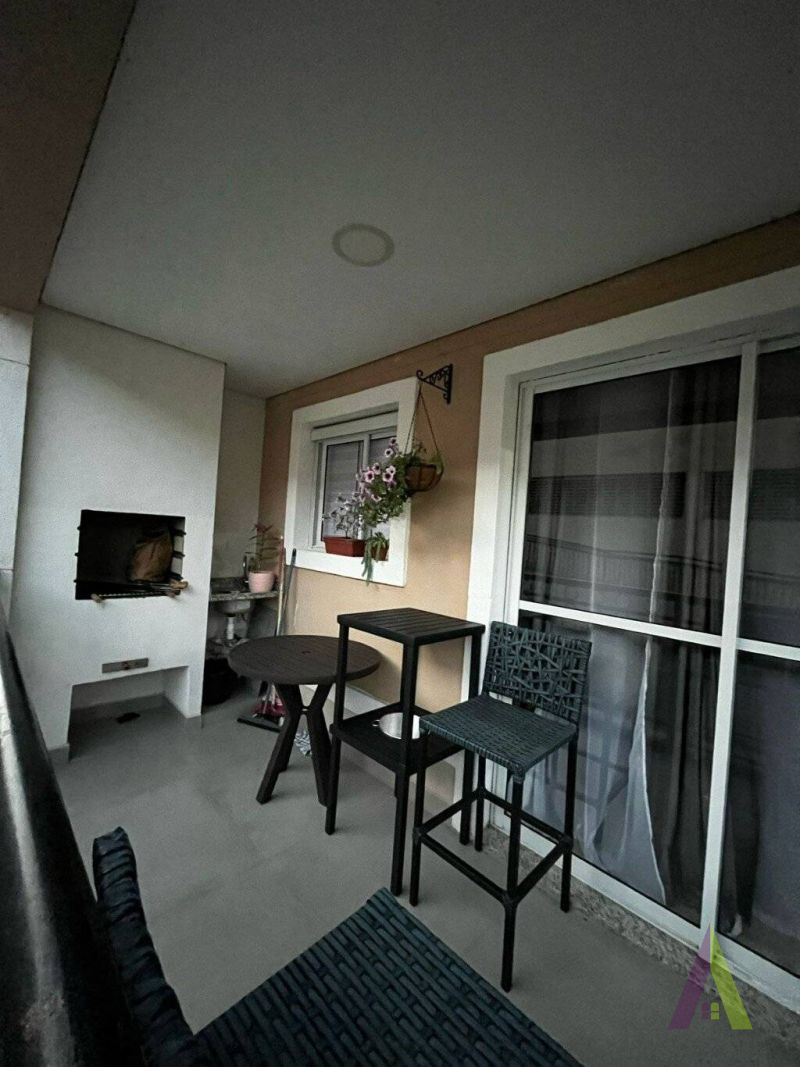 Apartamento no bairro Bairro do CambarÃ¡ em SÃO ROQUE