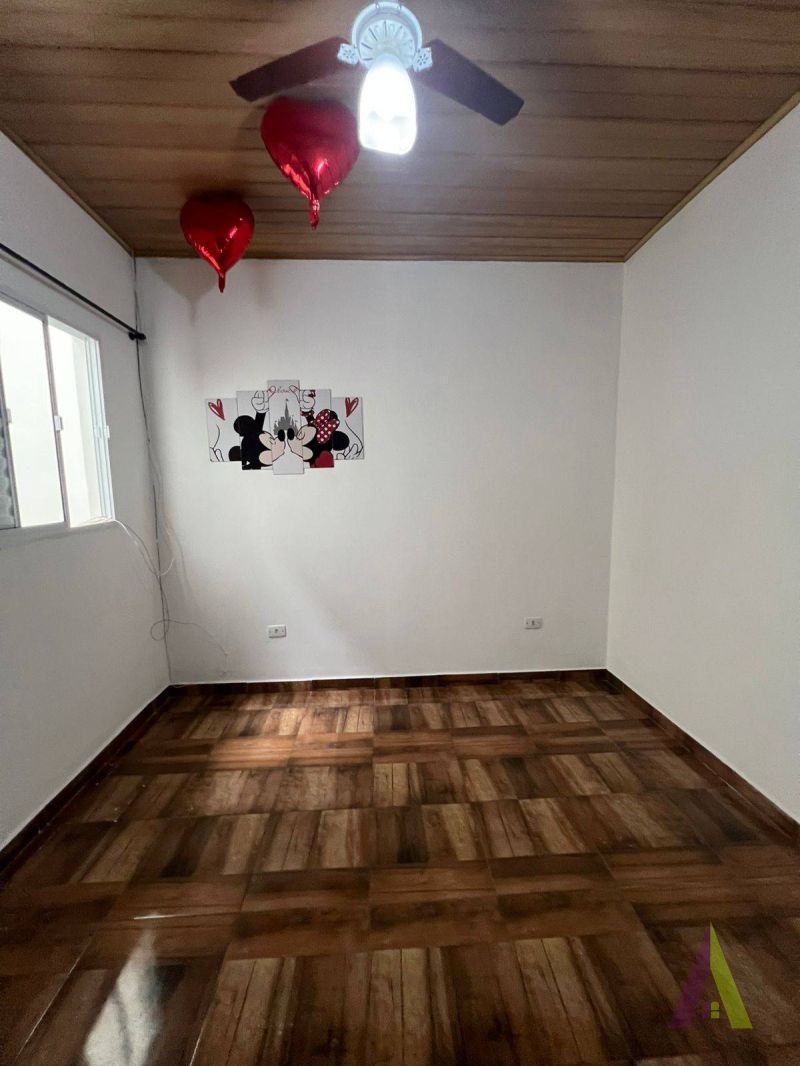 Casa Térrea Avarandada com Área de Lazer Completa em São Roque!