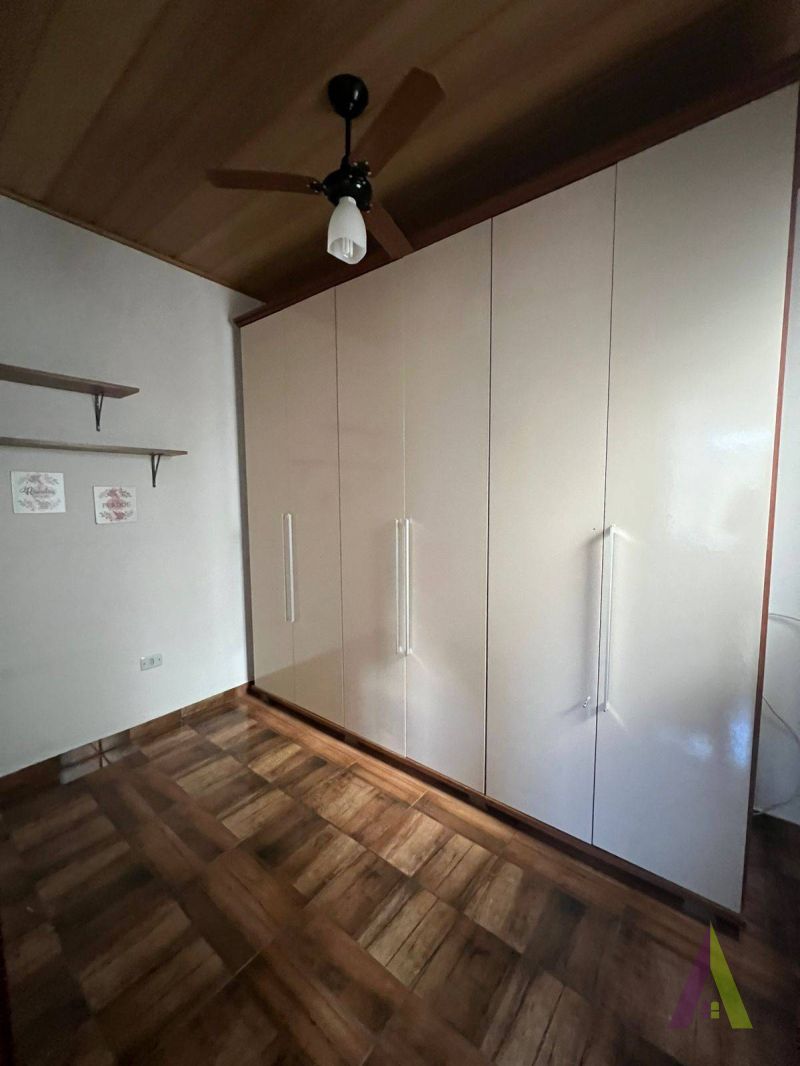 Casa Térrea Avarandada com Área de Lazer Completa em São Roque!