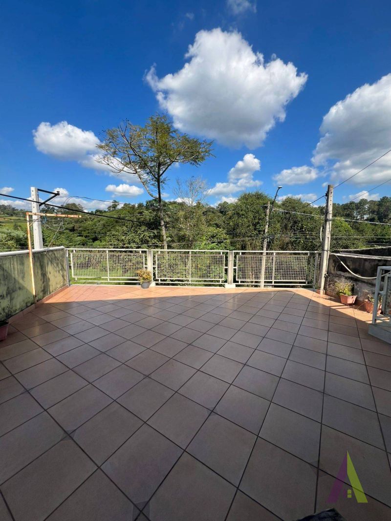 CASA TÉRREA AVARANDADA COM ÁREA DE LAZER...