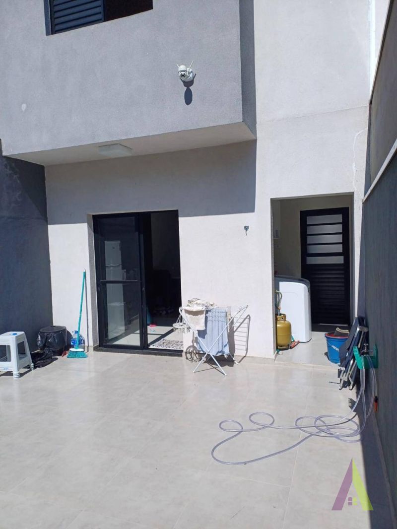 CASA MOBILIADA EM CONDOMÍNIO FECHADO DE ...