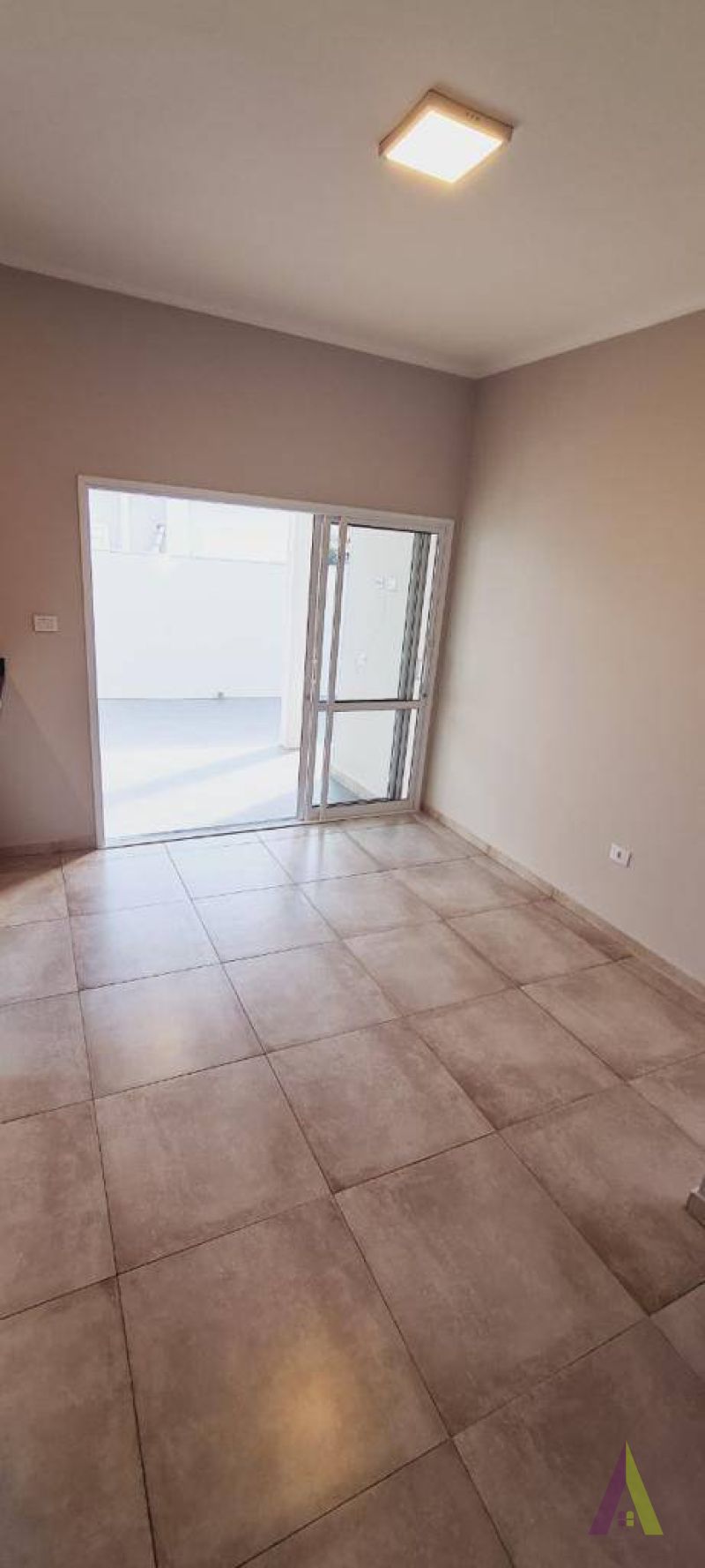 Casa Térrea em Condomínio Fechado de São Roque!