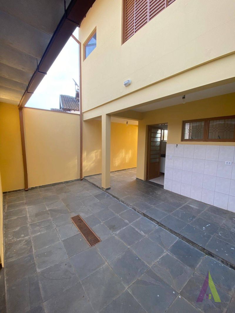 Sobrado em Bairro Nobre de São Roque!