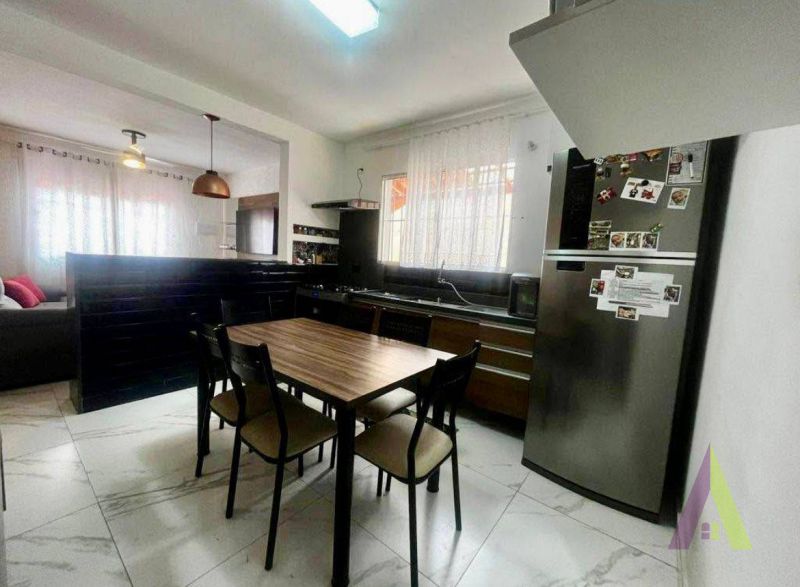 Casa Térrea em Bairro Tradicional de São Roque!