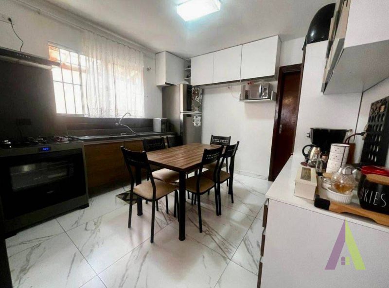 Casa Térrea em Bairro Tradicional de São Roque!