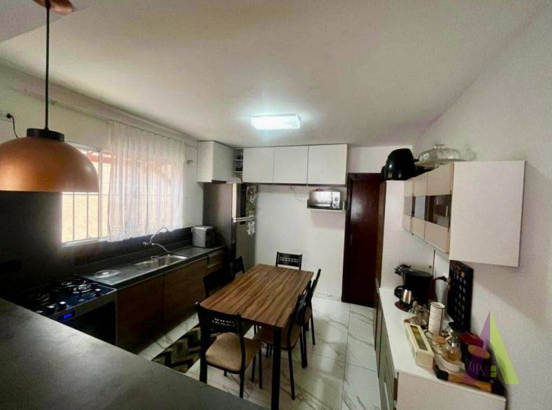 Casa Térrea em Bairro Tradicional de São Roque!
