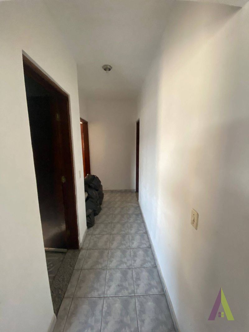 Casa com Piscina em Condomínio Fechado de São Roque!