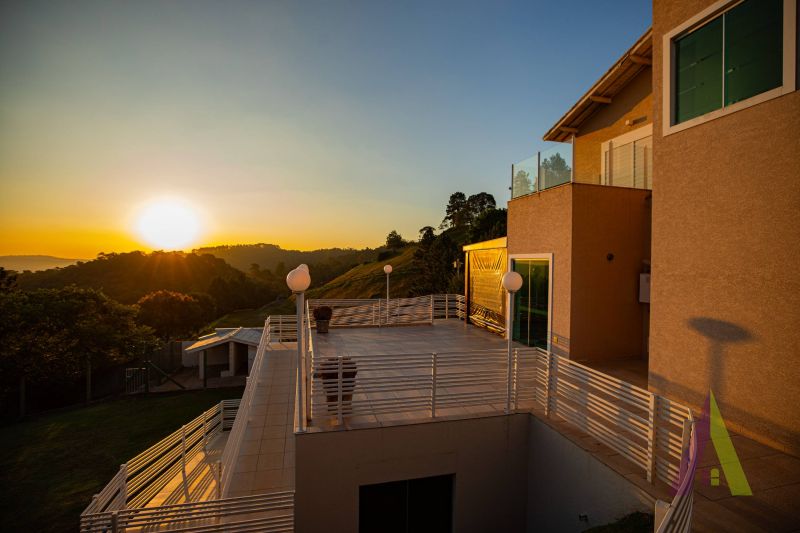 Casa Alto Padrão em Condomínio de São Roque!