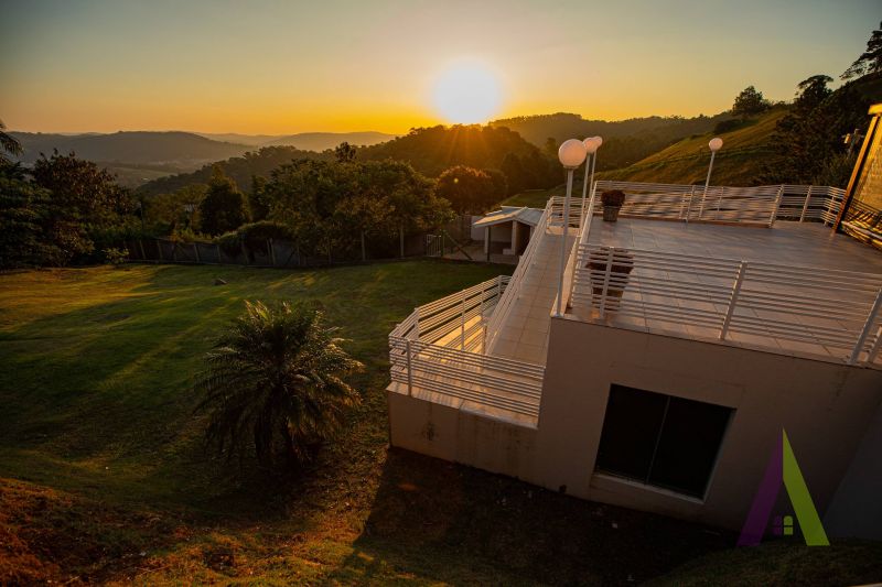 Casa Alto Padrão em Condomínio de São Roque!