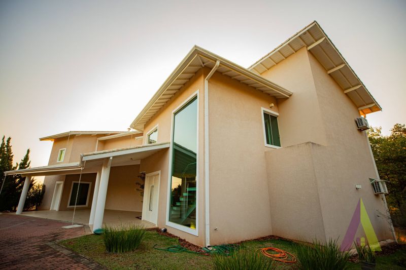 Casa Alto Padrão em Condomínio de São Roque!
