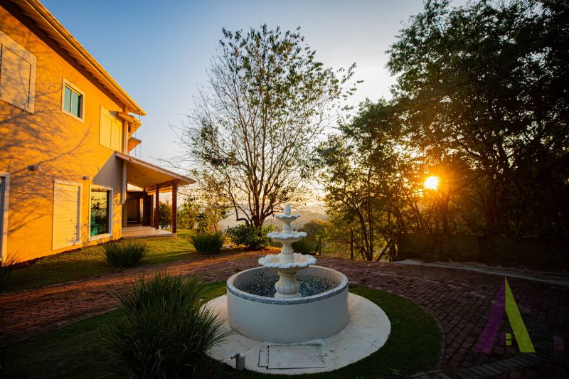 Casa Alto Padrão em Condomínio de São Roque!