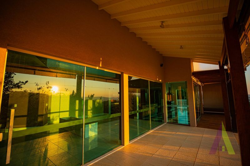 Casa Alto Padrão em Condomínio de São Roque!