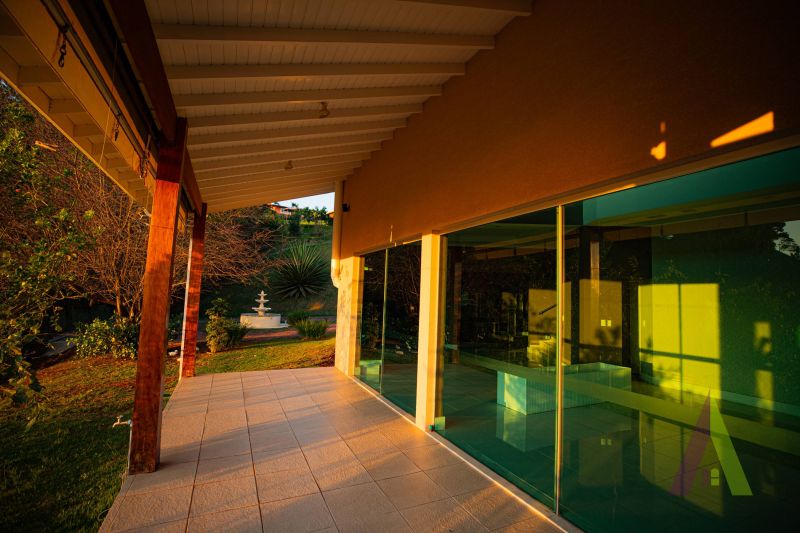 Casa Alto Padrão em Condomínio de São Roque!
