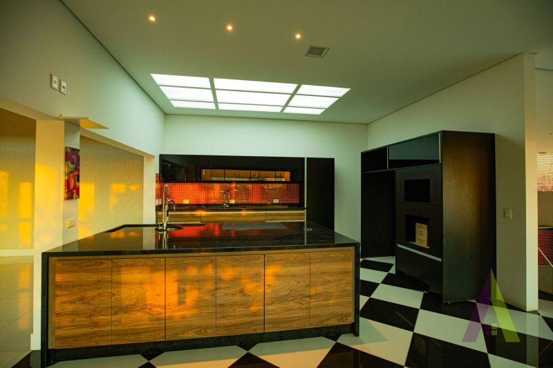 Casa Alto Padrão em Condomínio de São Roque!