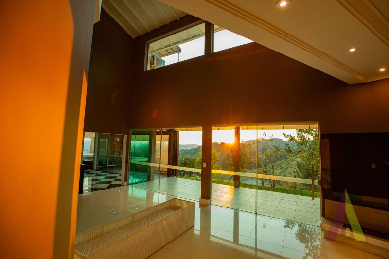 Casa Alto Padrão em Condomínio de São Roque!
