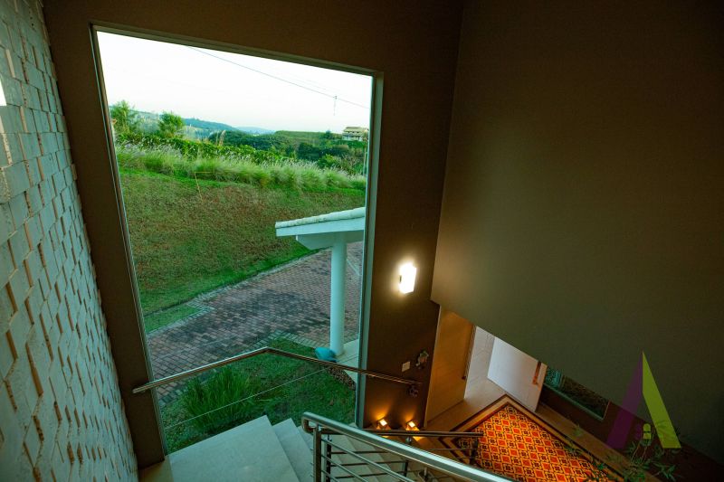 Casa Alto Padrão em Condomínio de São Roque!