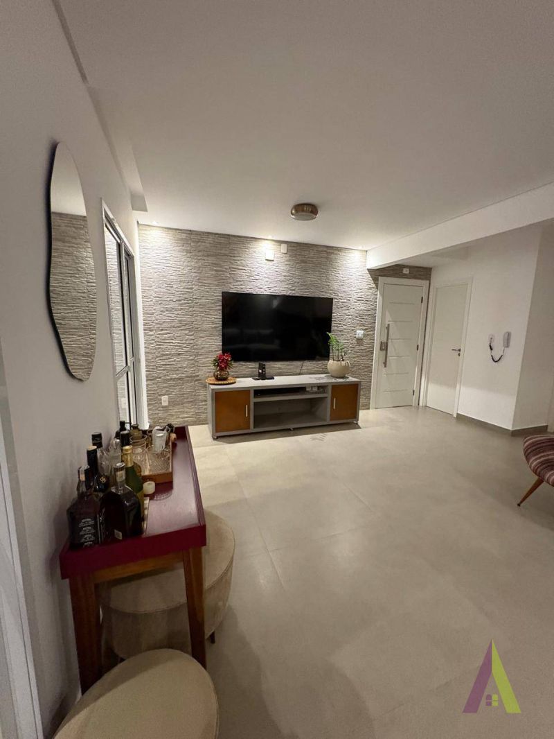 Casa em Condomínio Fechado em São Roque!