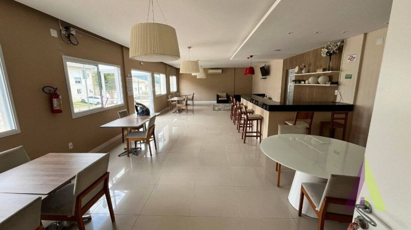 Casa em Condomínio Fechado em São Roque!