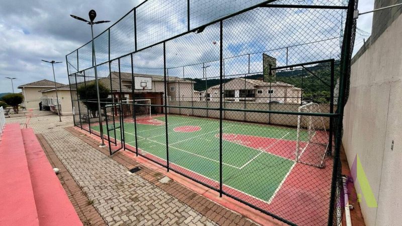 Casa em Condomínio Fechado em São Roque!