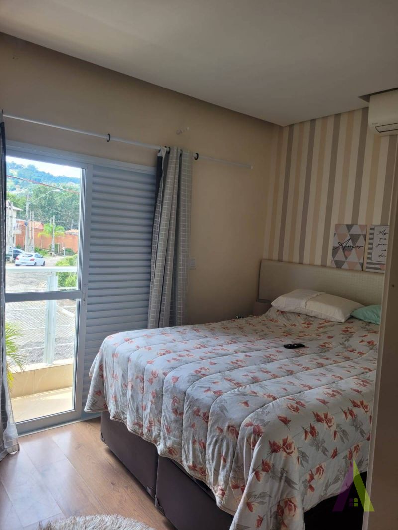 Casa em Condomínio no bairro Parque 9 de Julho em SÃO ROQUE