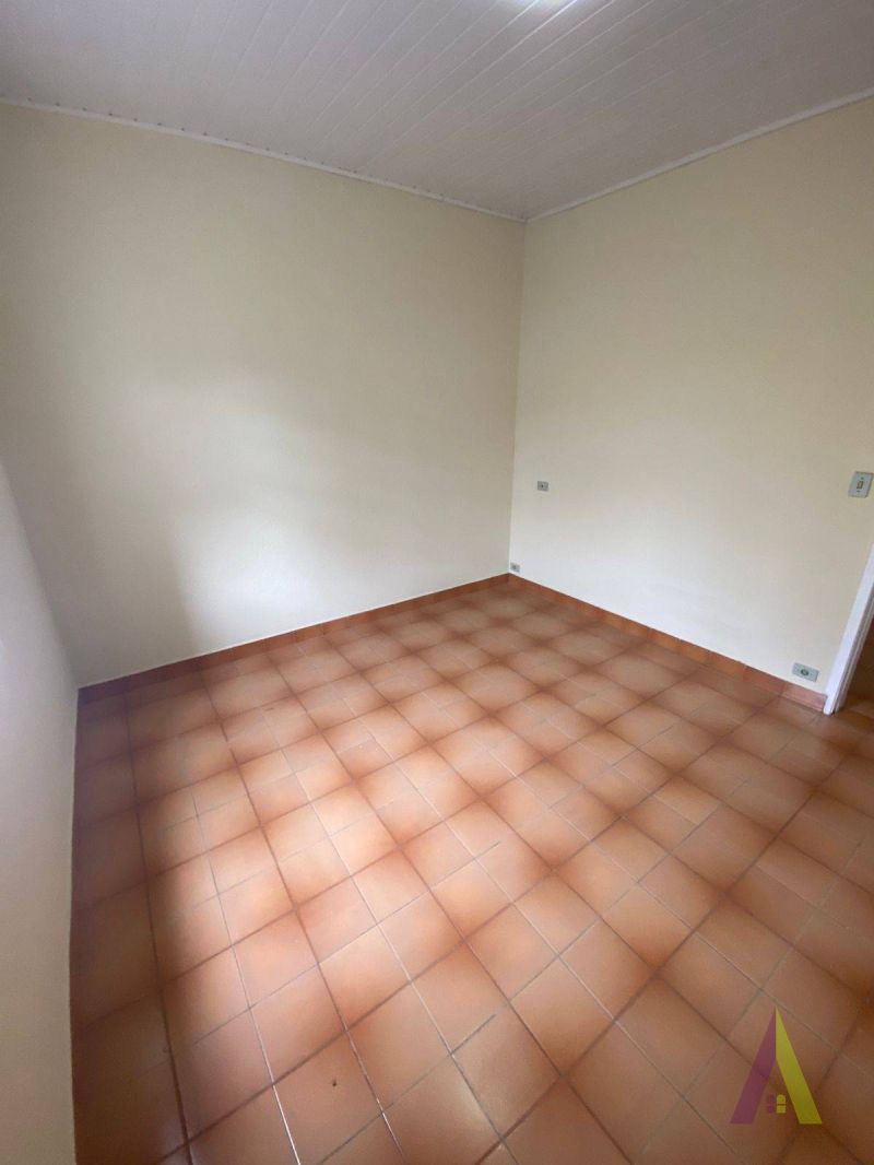 Casa no Centro de São Roque!