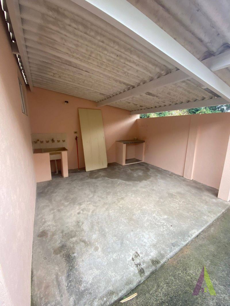 Casa no Centro de São Roque!
