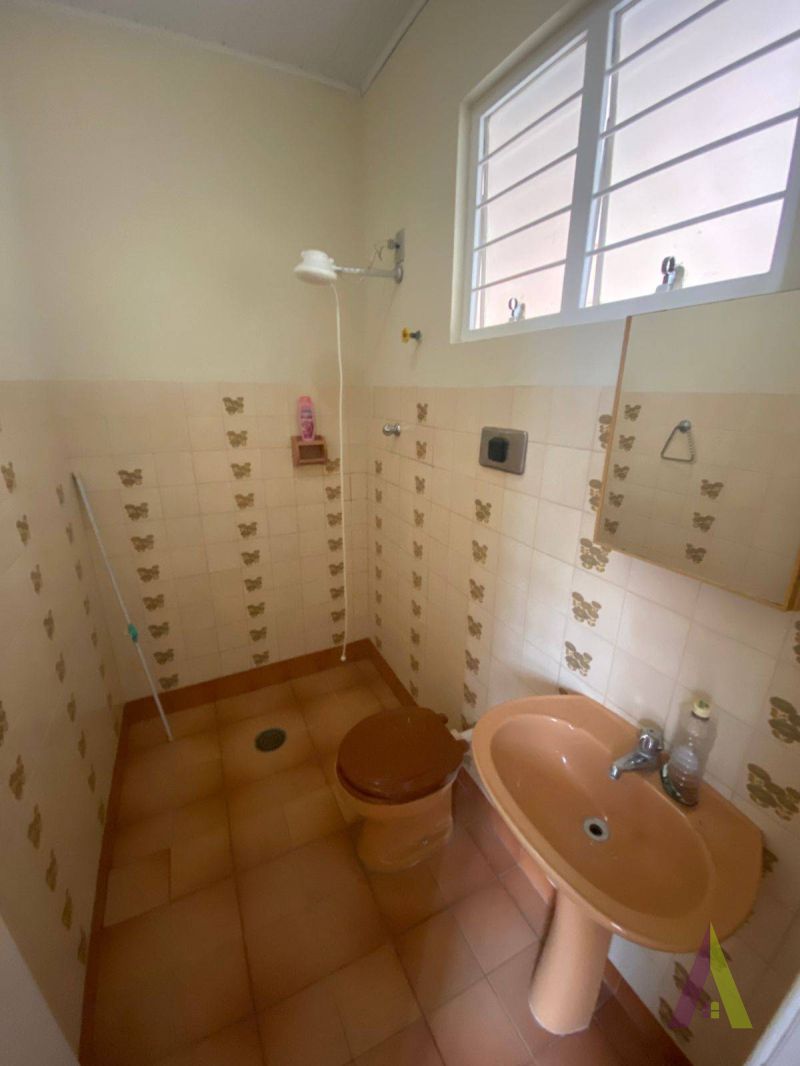 Casa no Centro de São Roque!
