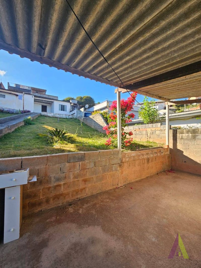 Casa Térrea em Bairo Tradicional de São Roque! 