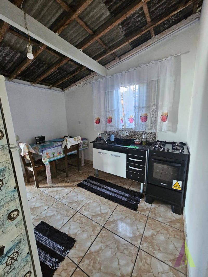 Casa Térrea em Bairo Tradicional de São Roque! 