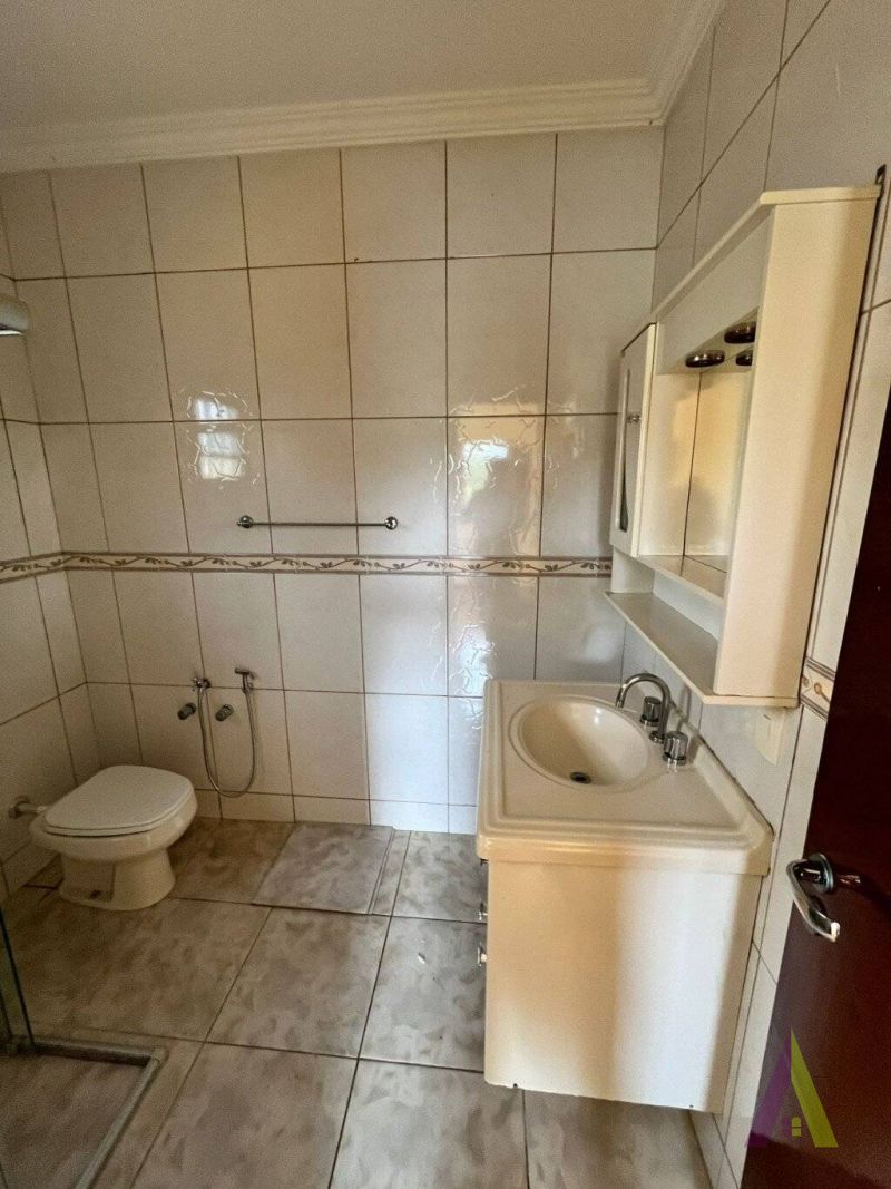 Casa Térrea com Lazer Completo em São Roque!