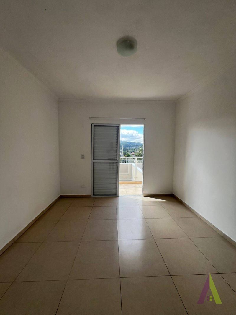 Casa em Bairro Tradicional de São Roque!